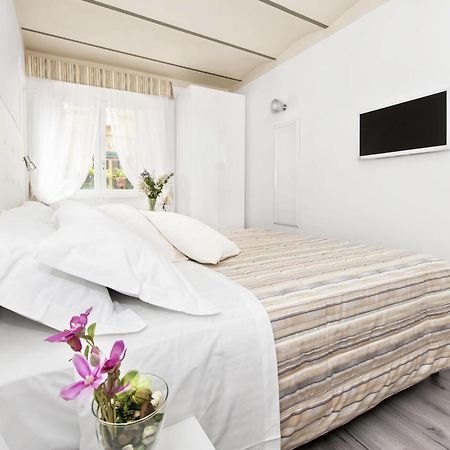 White Rooms Colosseo Rome Exterior photo