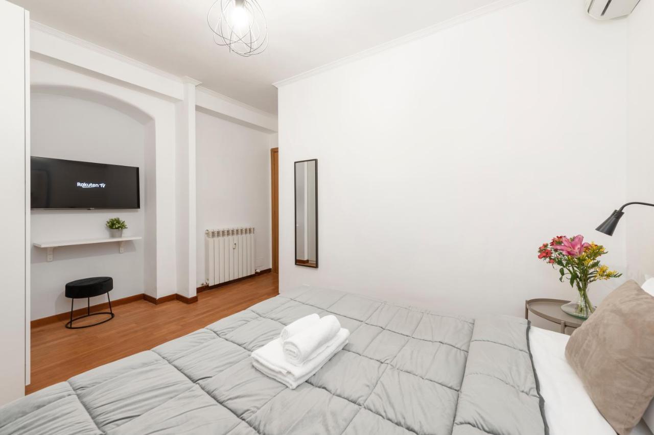 White Rooms Colosseo Rome Exterior photo