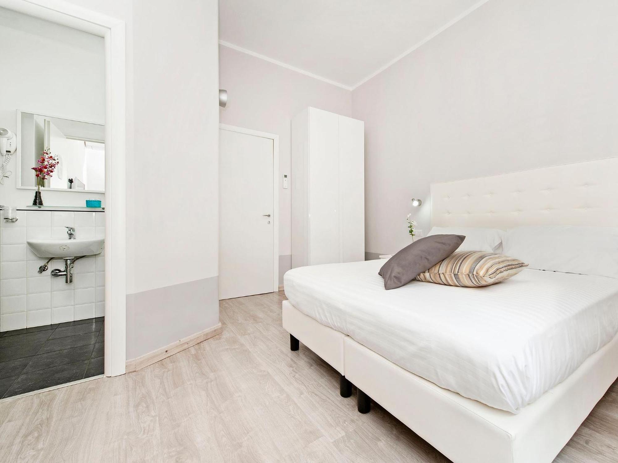 White Rooms Colosseo Rome Exterior photo
