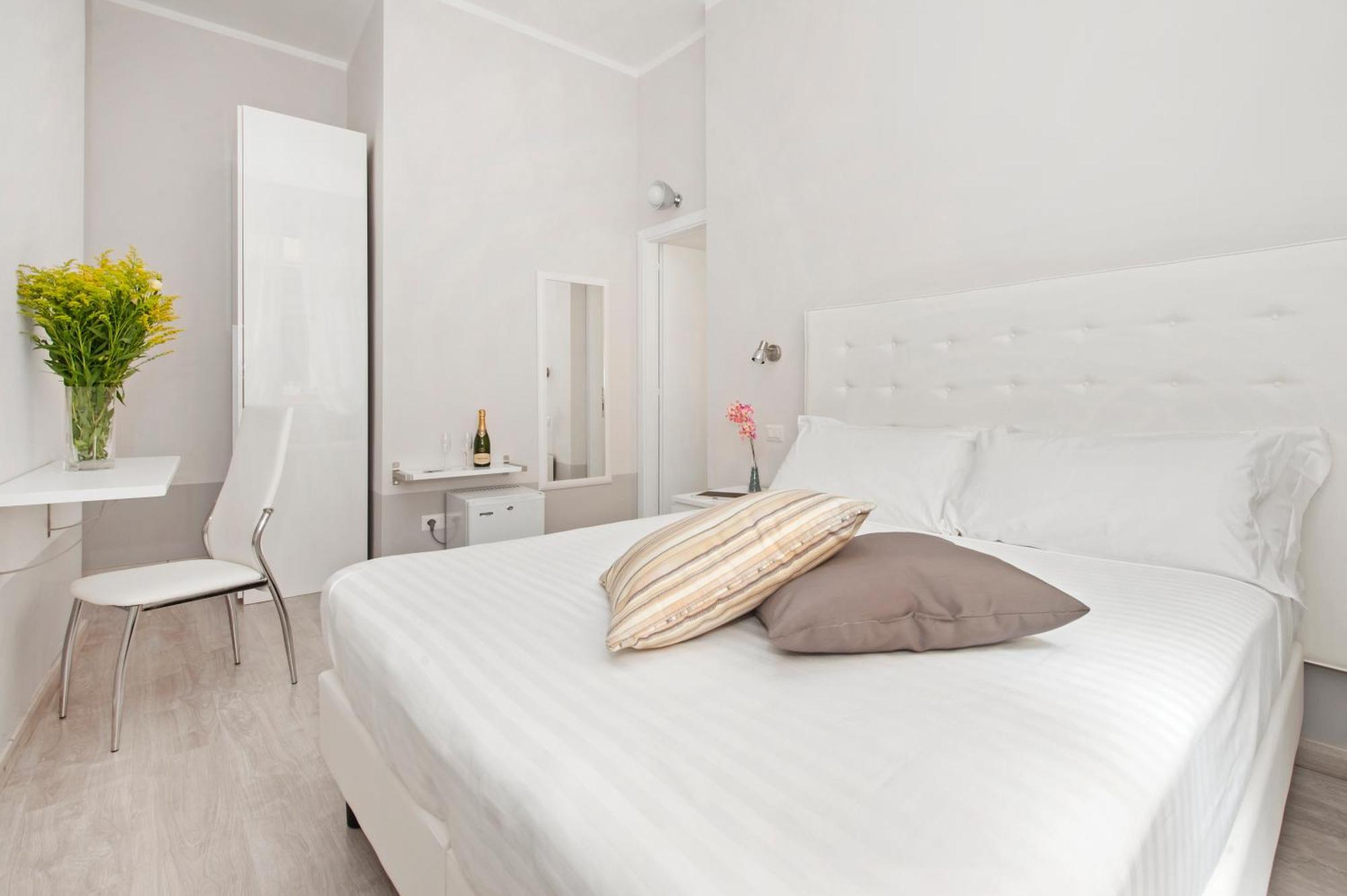 White Rooms Colosseo Rome Exterior photo