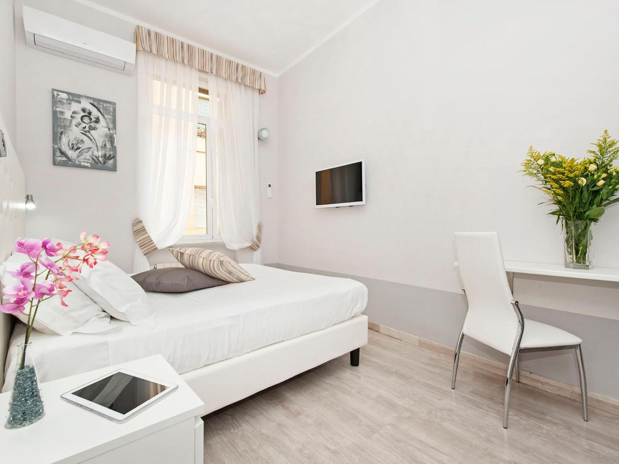 White Rooms Colosseo Rome Exterior photo
