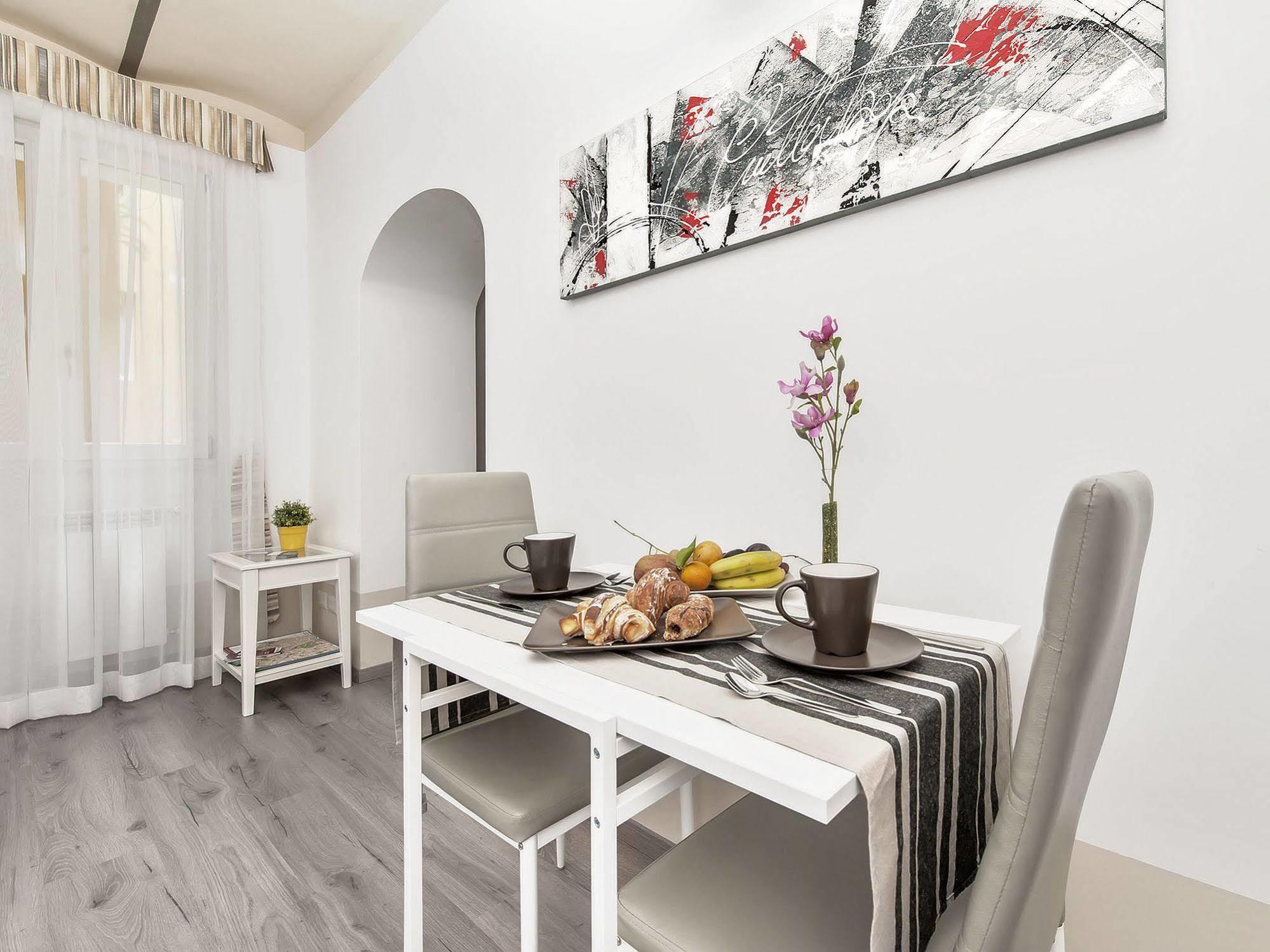 White Rooms Colosseo Rome Exterior photo