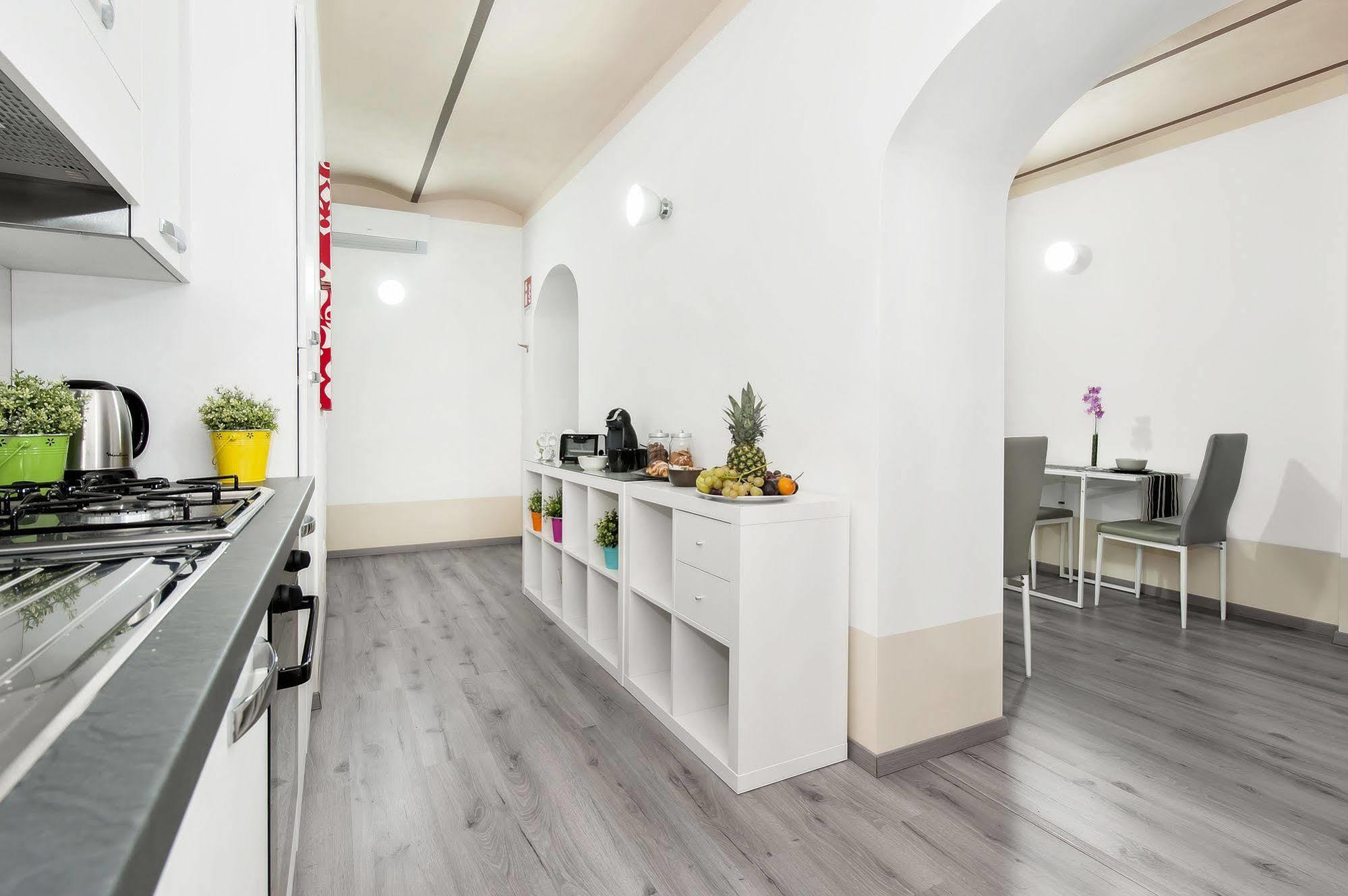 White Rooms Colosseo Rome Exterior photo